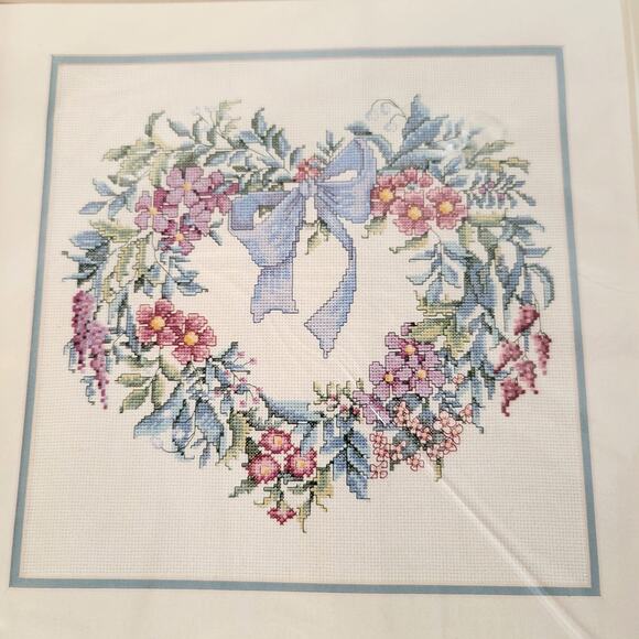 Elsa Williams Heartfelt Wreath Counted Cross-Stitch Kit Floss Needle Instruction - Picture 3 of 16